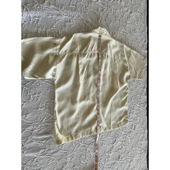 Company Ellen Tracy Silk Button Blouse SS Cream Hong Kong Lady S? (Chest 46") - Picture 6 of 11